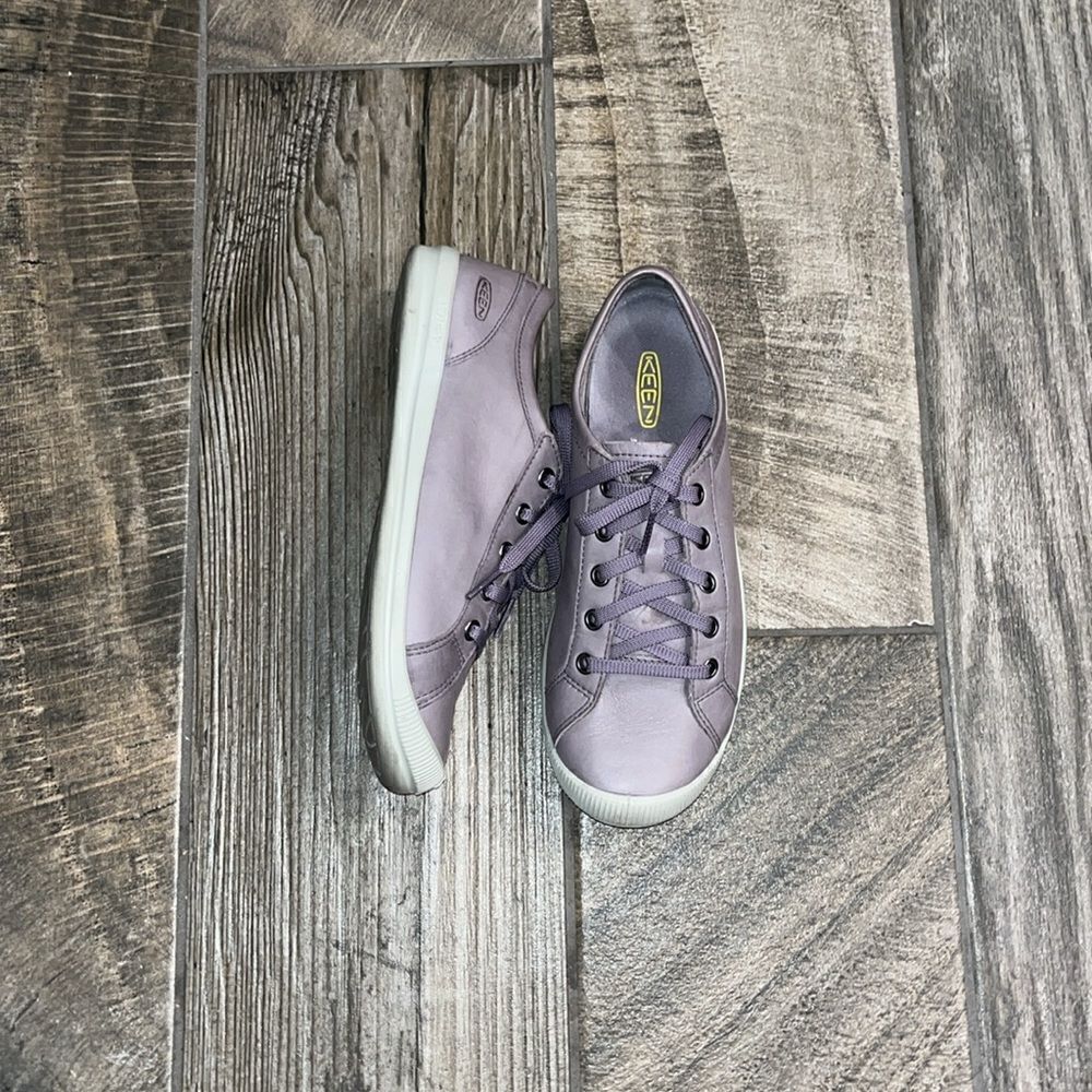 Keen purple leather tie up sneakers